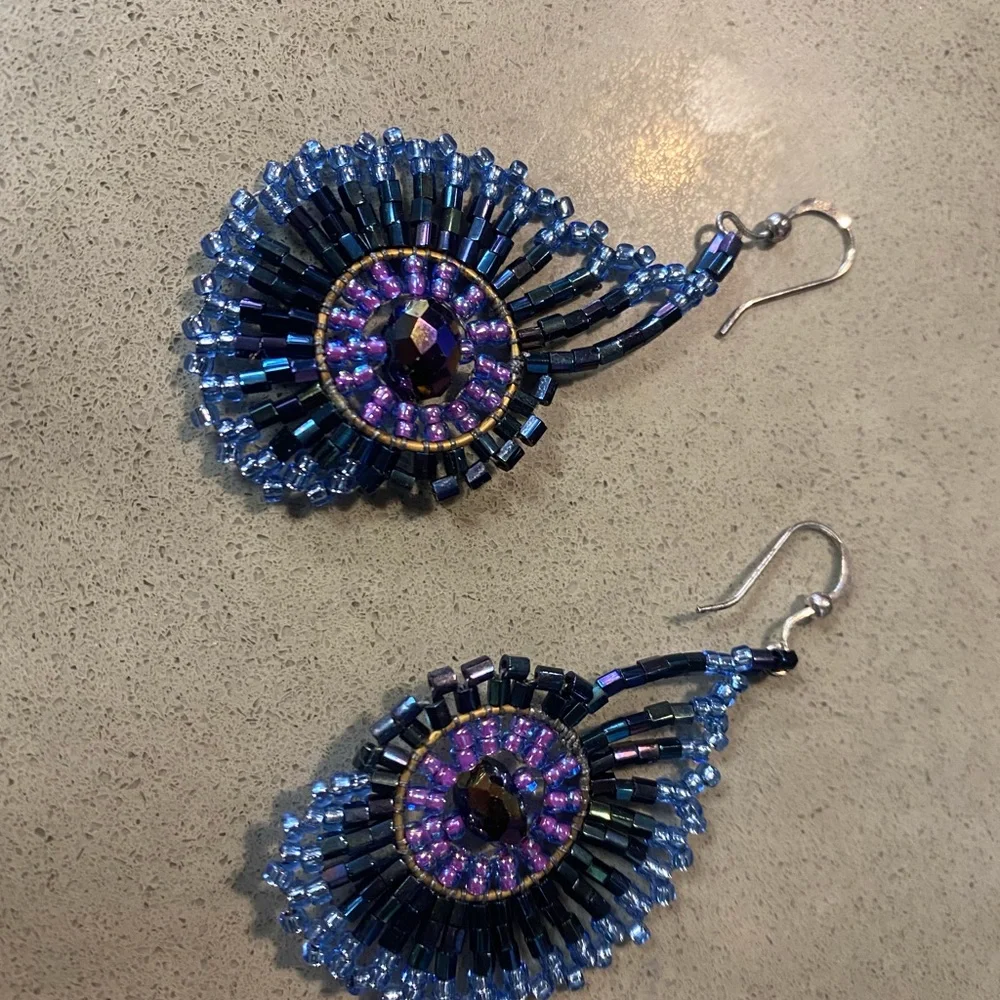 Beautiful earrings - Picture 1 of 3